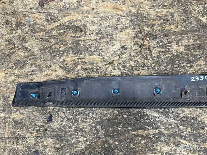 Молдинг двери передней левой Jeep Compass 2 2019