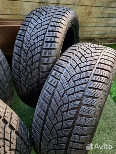 Goodyear UltraGrip Performance Gen-1 235/50 R19 103V