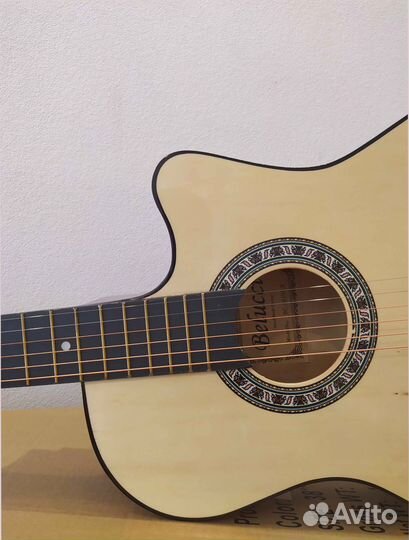 Акустическая гитара