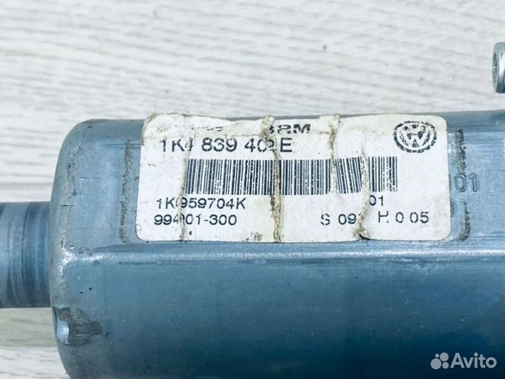 Моторчик стеклоподъемника задний правый Volkswagen