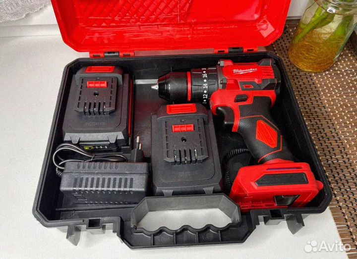 Шуруповерт (Абсолютно новый)