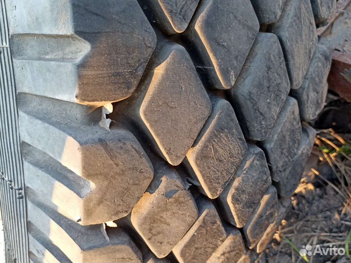 Омскшина И-281, У-4 12.00/20 R20