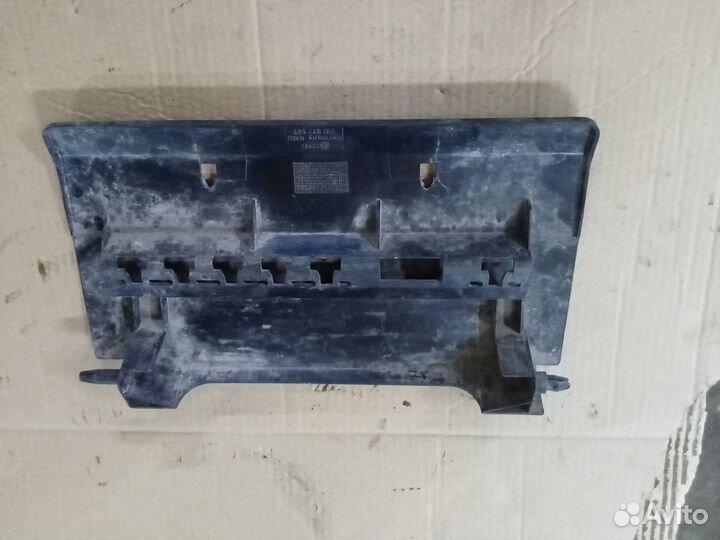 Крышка акб 701 972 567 transporter t4