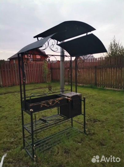 Мангал с крышей и печью