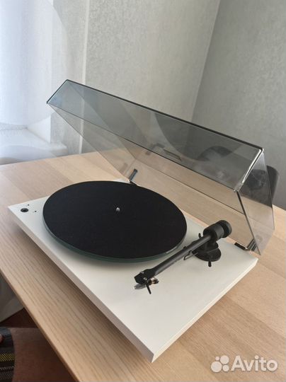 Проигрыватель винила Pro Ject T1 SB Phono