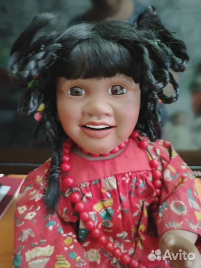 Кукла фарфоровая коллекционная