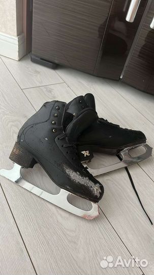 Фигурные коньки Risport Royal Pro 250