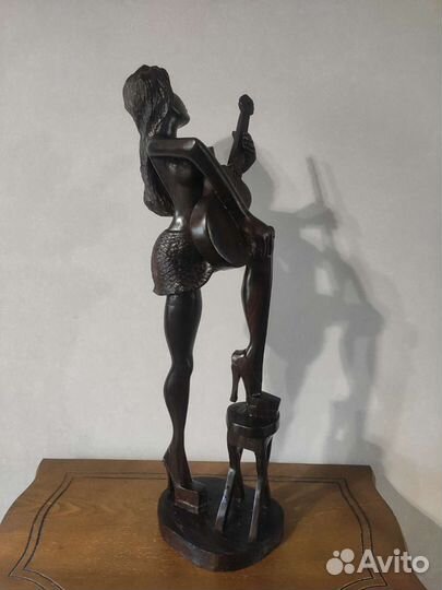 Статуэтка железное дерево