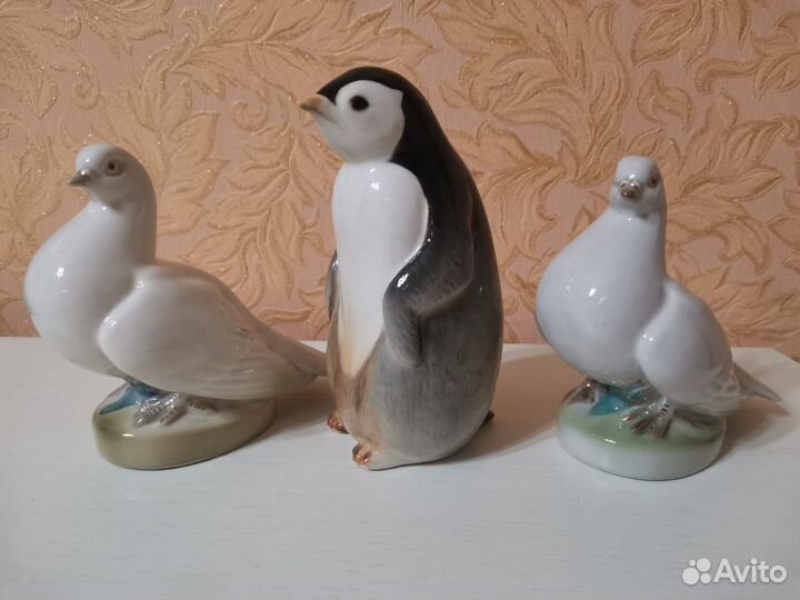 Фарфоровая статуэтка