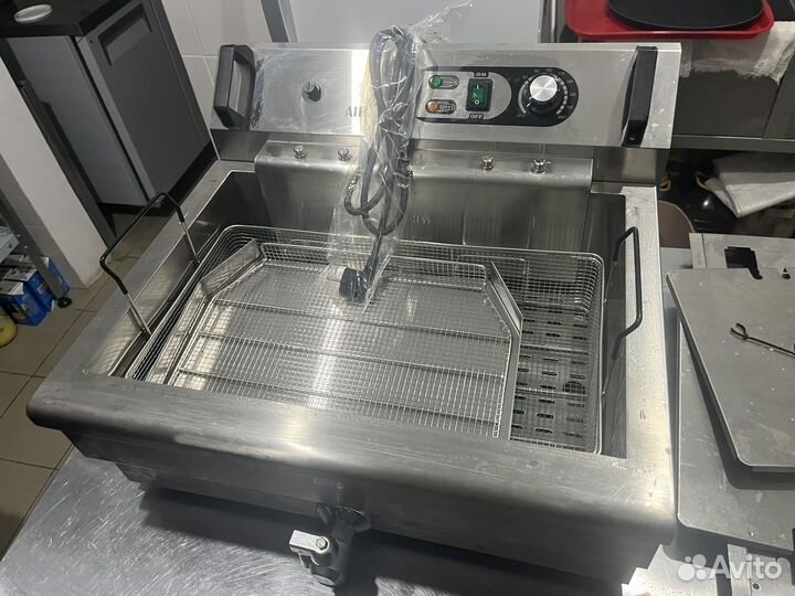 Фритюрница-чебуречница ec-6