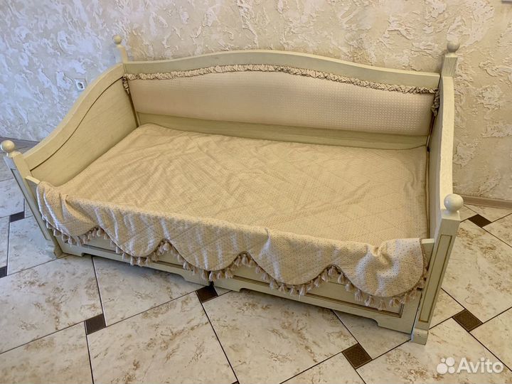 Детская кровать, диван массив, с матрасом