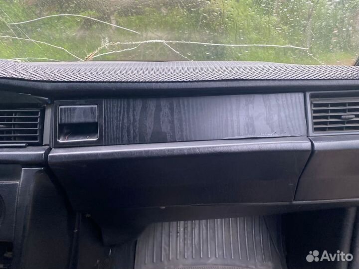 Бардачок Mercedes W201 190