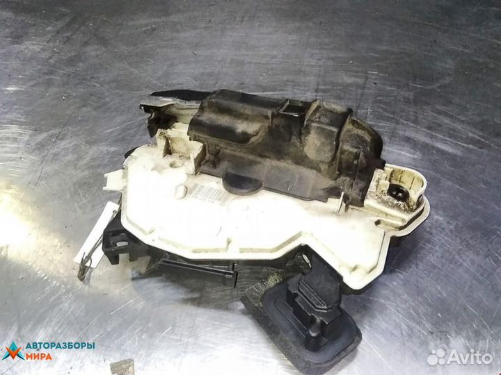 Замок двери передней правой seat Toledo 4 2013