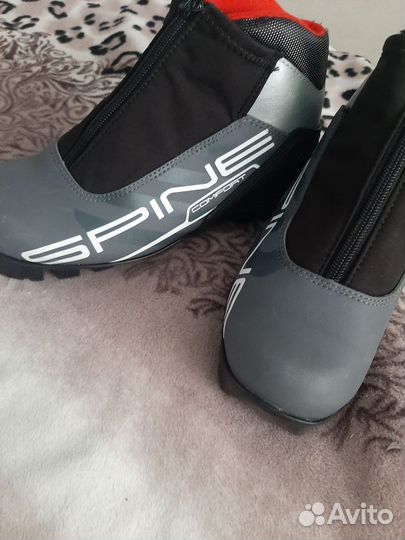 Лыжные ботинки