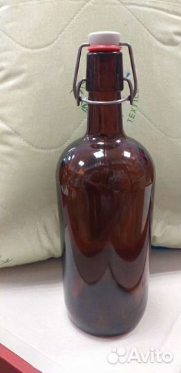 Бутылка с бугельной пробкой