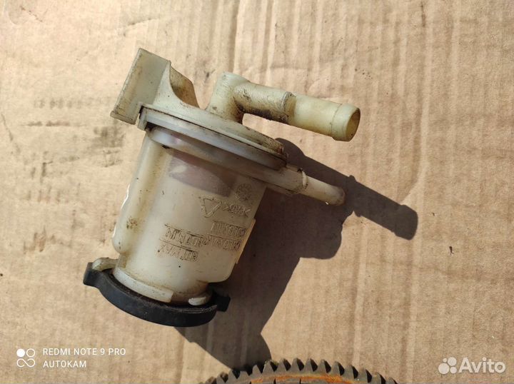 Бачок гур Geely Emgrand ec7