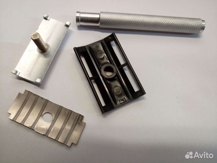 Станок бритвенный двулезвийный