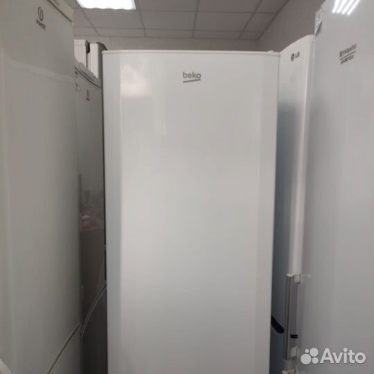 Узкий холодильник б/у Beko