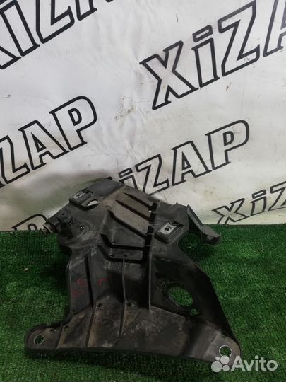 Кронштейн крыла правый BMW X5 X6 F15 F16 F85 F86