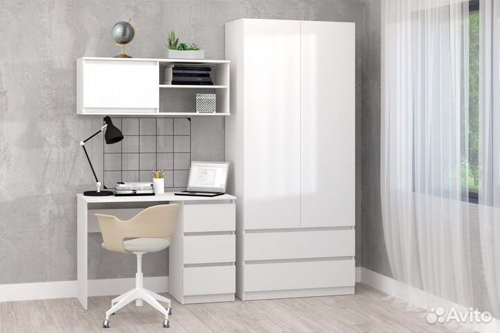 Письменный стол с полкой