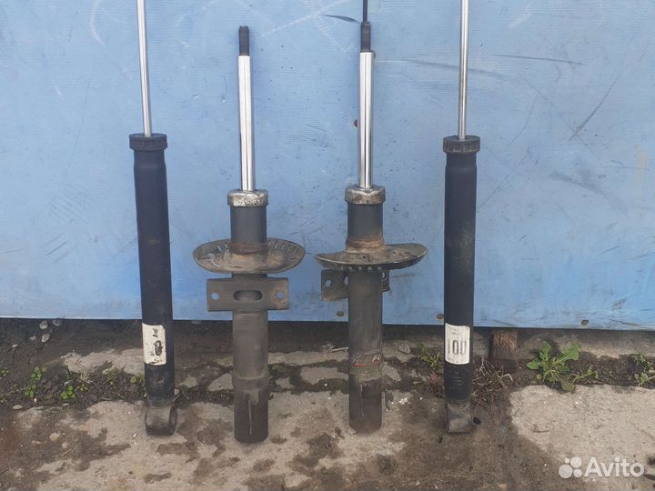 Амортизаторы комплект от шкоды rapid