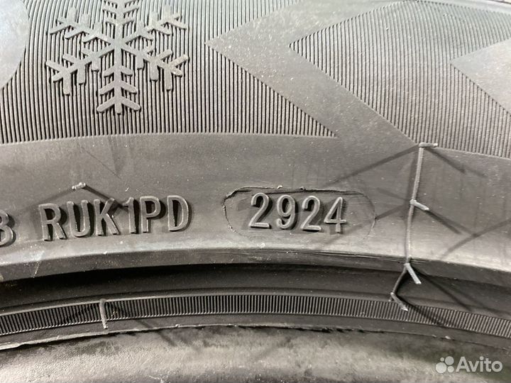 iLink Wintervorhut Stud II 275/45 R20 118T