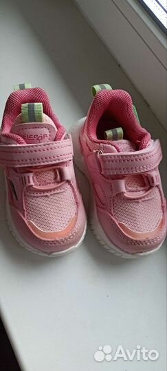 Кроссовки для девочки