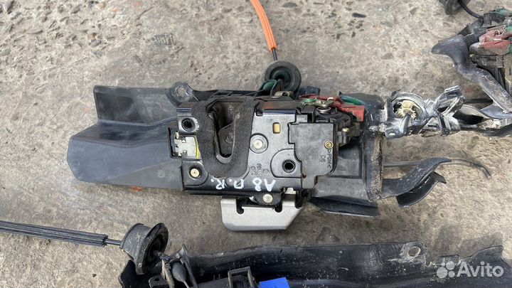 Замок двери Audi A8 D3