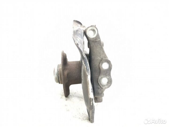 Кулак поворотный передний правый Mercedes-Benz