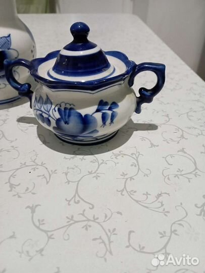 Кувшин, сахарница, штоф