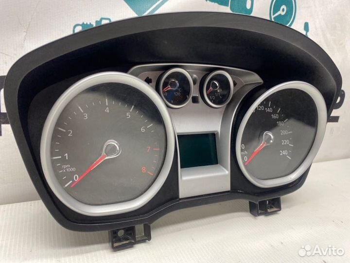 Щиток приборов Ford Focus хэтчбек 2010
