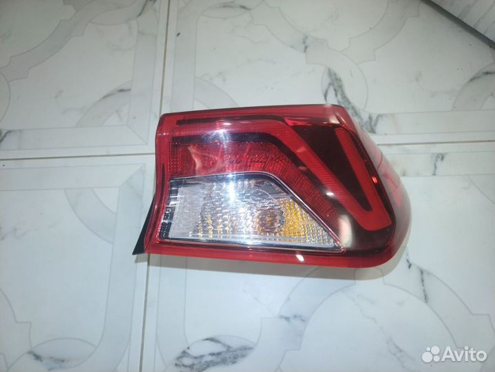 Фонарь правый внешний Kia K5 2019- LED