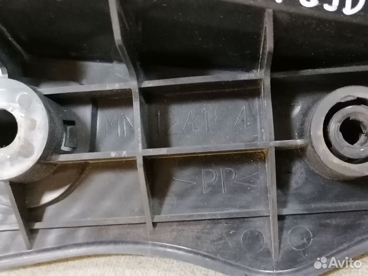 Накладка (кузов внутри) Mitsubishi Outlander (CU)