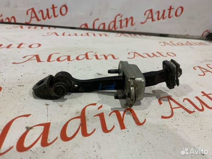 Ограничитель двери передний Ford Fusion