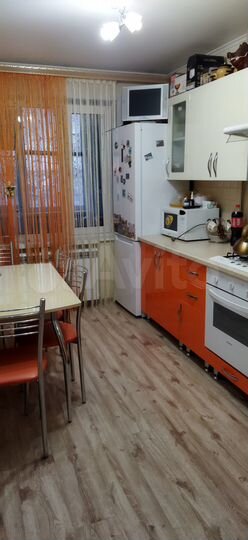2-к. квартира, 50 м², 2/3 эт.