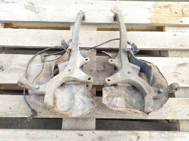 Кулак поворотный передний Mercedes W202 W208