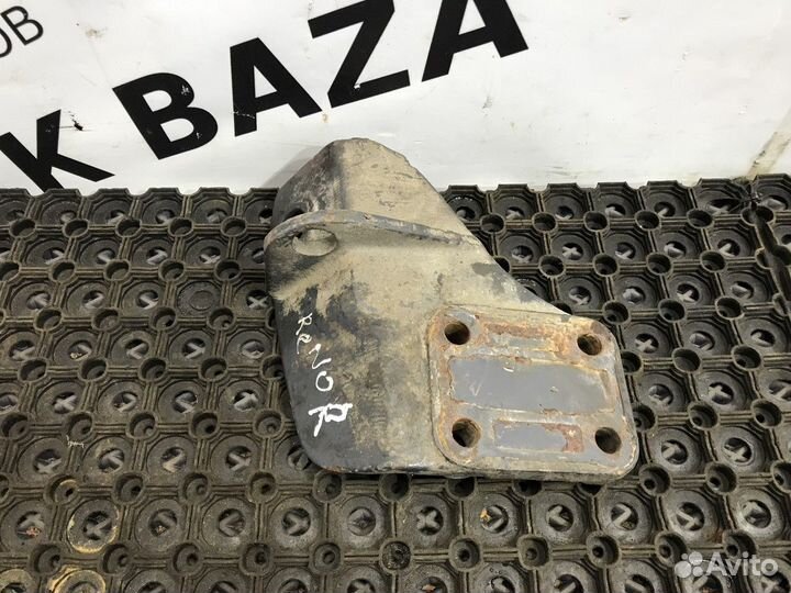 Кронштейн двигателя задний правый Renault Magnum