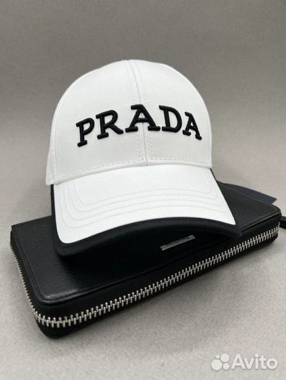 Кепка женская Prada