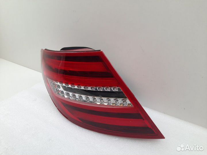 Фонарь левый Mercedes-Benz C-Class W204 2011-2015