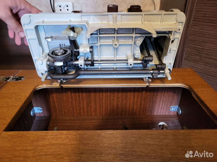 Швейная машина Чайка 143