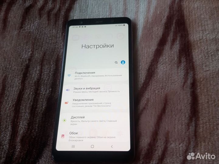 Samsung Galaxy A7 (2018), 4/64 ГБ