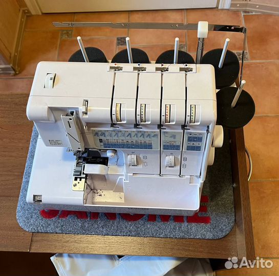 Оверлок коверлок Janine 1200D Professional