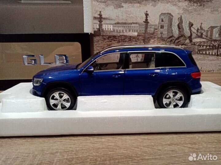 Модель 1:18 Mercedes Benz GLB