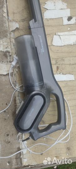 Вертикальный пылесос deerma