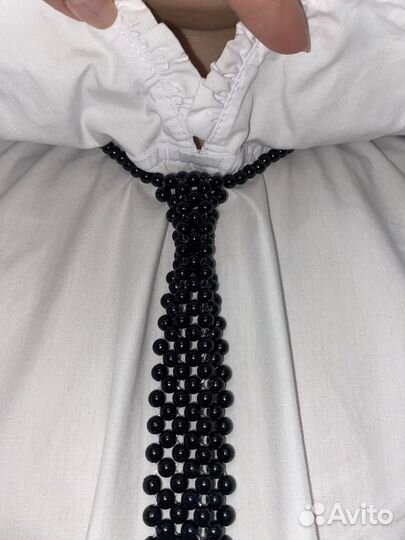 Галстук для девочки из бусин