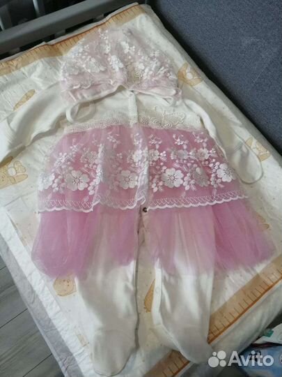 Комплект на выписку для девочки