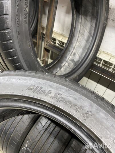 Michelin Pilot Sport 3 235/45 R18 98Y