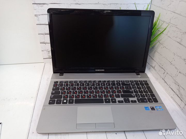 Ноутбук Samsung 300E5E / 6Gb. DDR3 / SSD 250Gb
