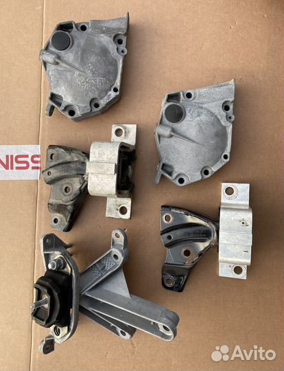 Крепления двигателя Renault Logan 1