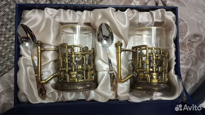 Стаканы с подстаканниками